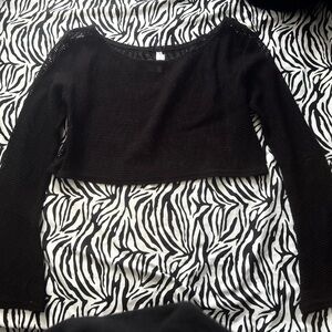 black fishnet long sleeve crop top